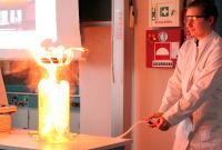 Explosionsgefahr-im-Chemieunterricht-7
